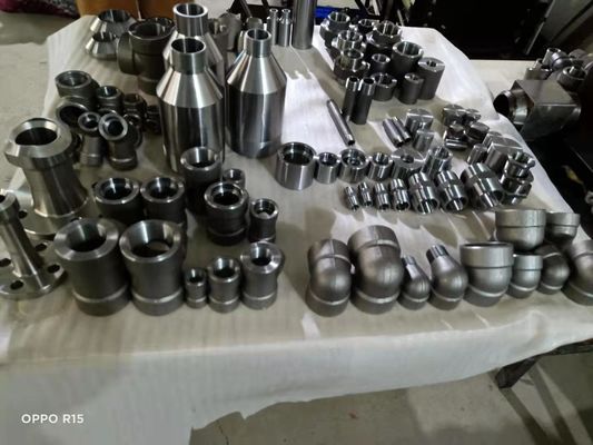 Sem emenda de aço de Asme B16.11 do cotovelo do preto dos encaixes 2000lbs da conexão de tubulação soldado